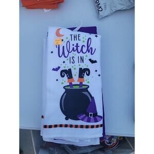 Lot of 2 NEW Kitchen Hand Towels Halloween Witch is In, FESTIVE DECOR H165C